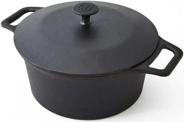 Field Company No.8, 10 ¼-Inches Top Diameter and 4.5 Quartz Cast Iron Dutch Oven