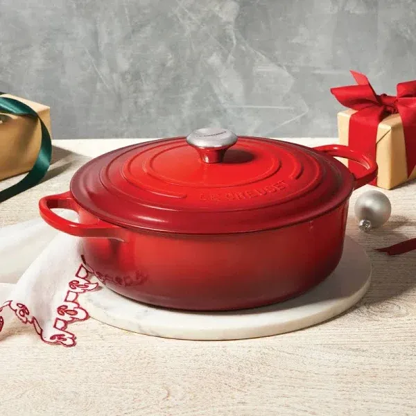 Le Creuset Signature Round Dutch Oven