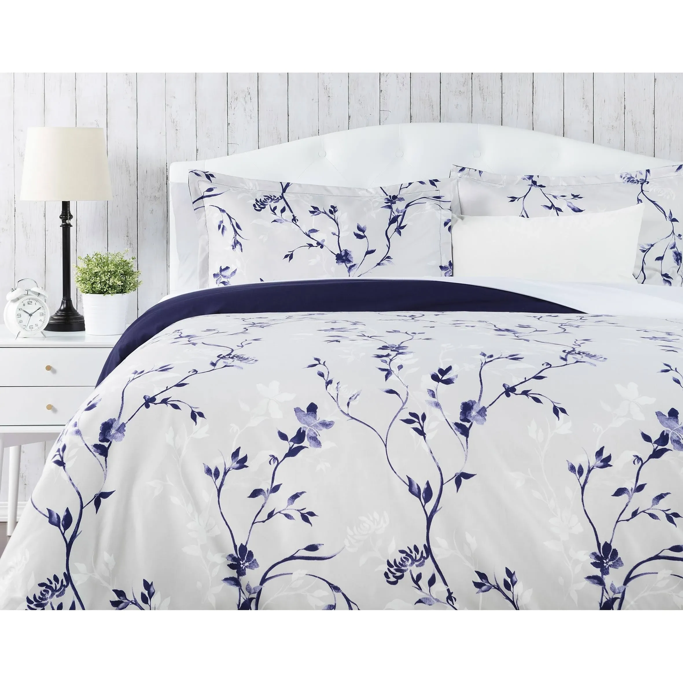 Chanasya Premium Floral Duvet Cover Set - Duvet Cover (104” x 90”) & 2 Pillow Shams (20” x 36”) - 3-Piece Set, King Size, Purple Navy